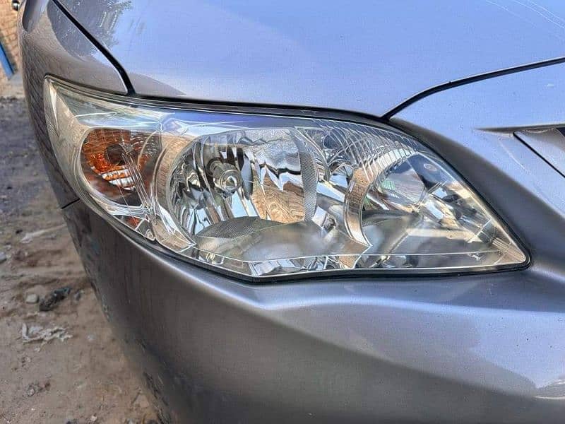 Toyota GLI 2014 bump to bump 200% (LE) ZERO 10/10 Karachi registerD 14