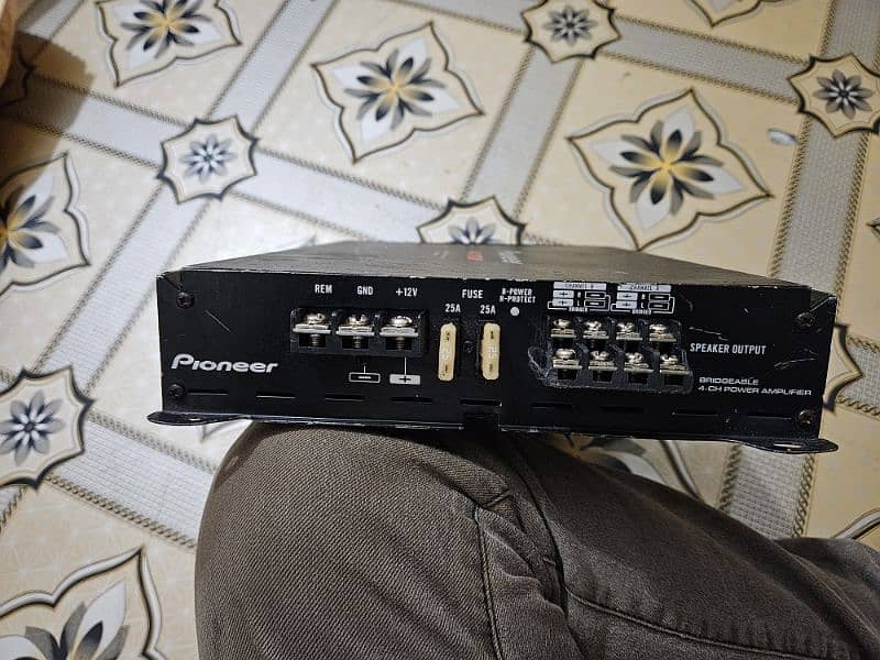 Pioneer 4 Channel original Amplifier 1