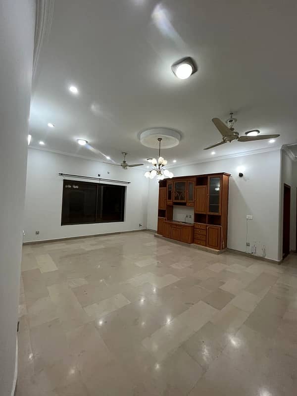 Neat And Clean One Kanal Open Basement Portion 3 Bedroom Attached By Showroom Drawing Room Lounge Kitchen Gas And Electricity Meters Demand 120000 At Prime Location 4