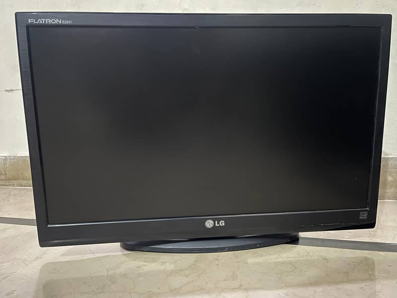 LG 22 inch LCD Monitor (MINT NEW CONDITION) 3