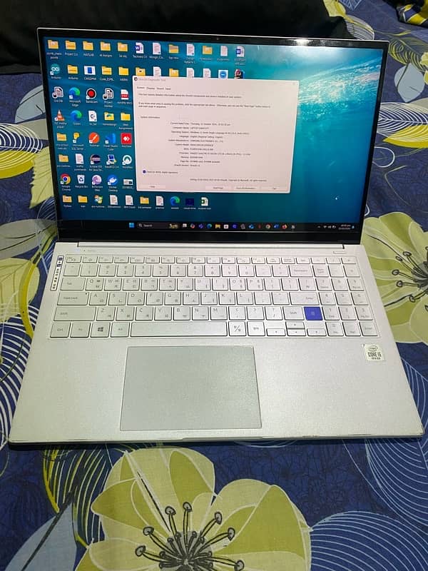 Samsung Galaxy Book Ion 8