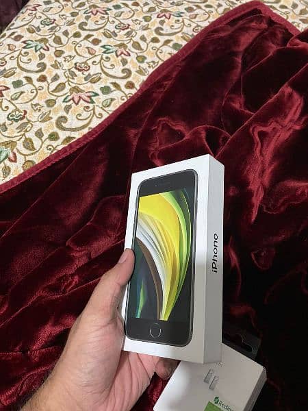 Iphone Se 2020 urgent sale 7