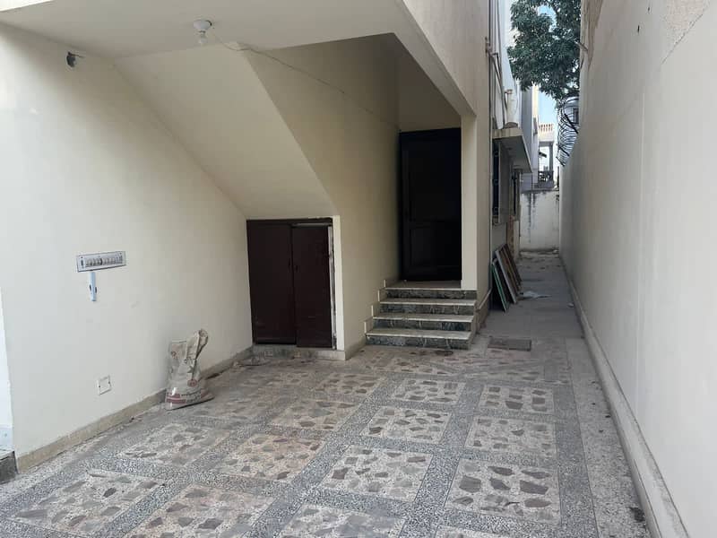 INDEPENDENT HOUSE FOR RENT ( ONLY FOR SILENT COMMERCIAL PURPOSE ) NEAREST TO BAITUL MUKARRAM MASJID 11