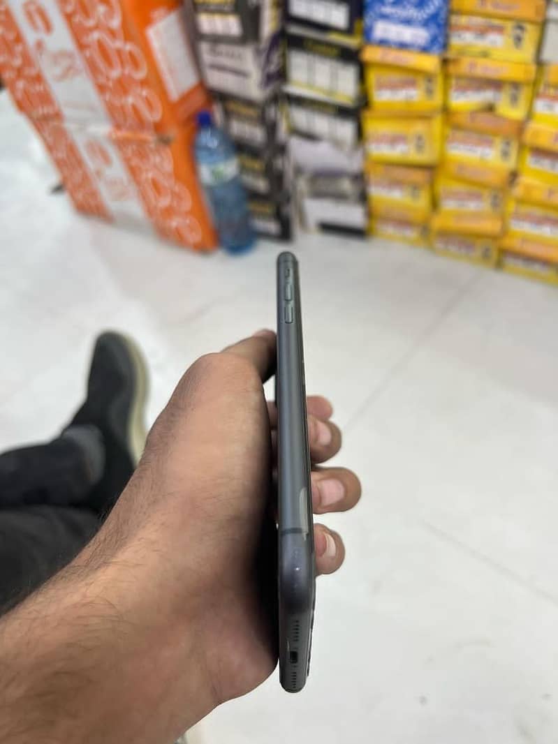 iphone 11 64gb pta approved set and daba 3