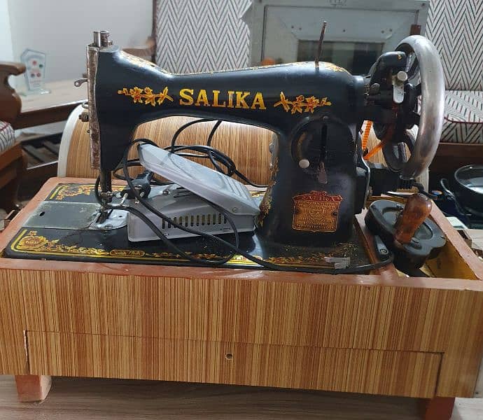 Salika machine with cover and motor 0