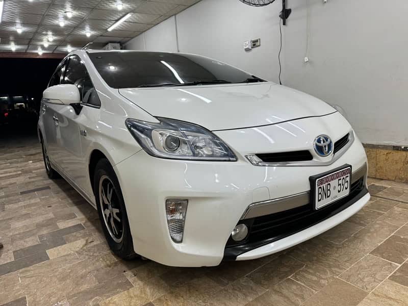 Toyota Prius 2015 1