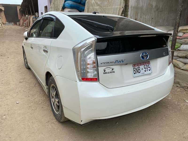 Toyota Prius 2015 3