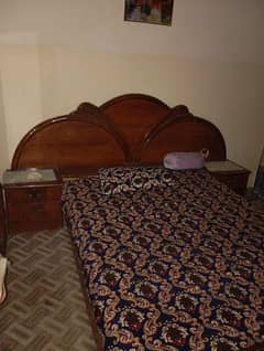 bed set (with molty foam mattress ) and dressing table