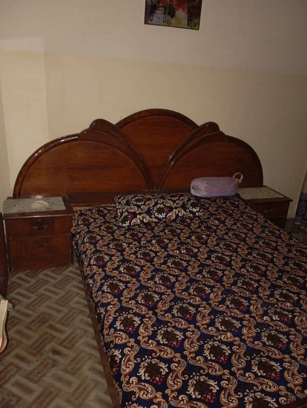 bed set (with molty foam mattress ) and dressing table 0