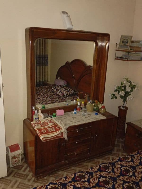 bed set (with molty foam mattress ) and dressing table 2