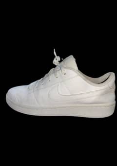 Nike COURT ROYALE Size 43