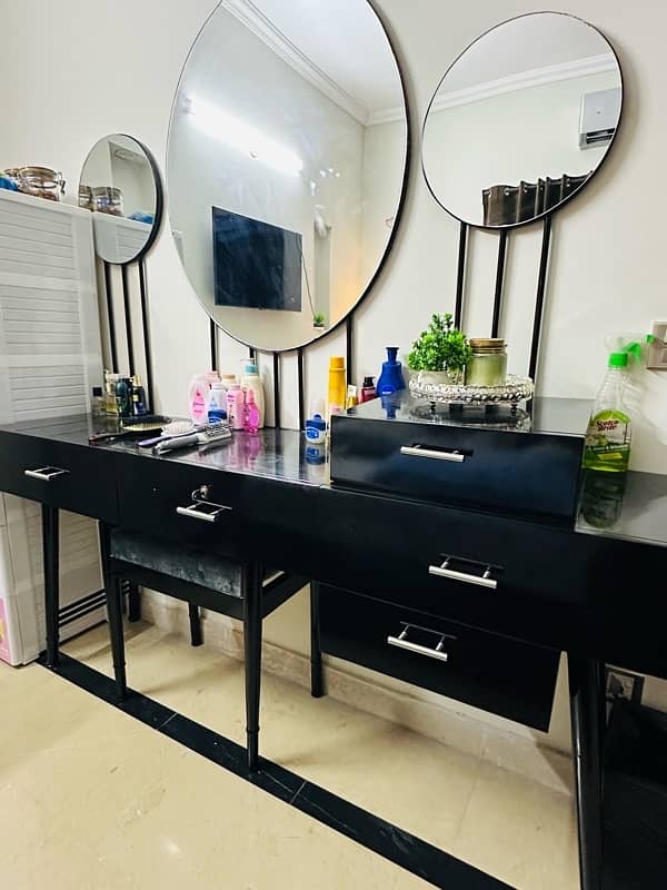 Dressing Table For Sale 0