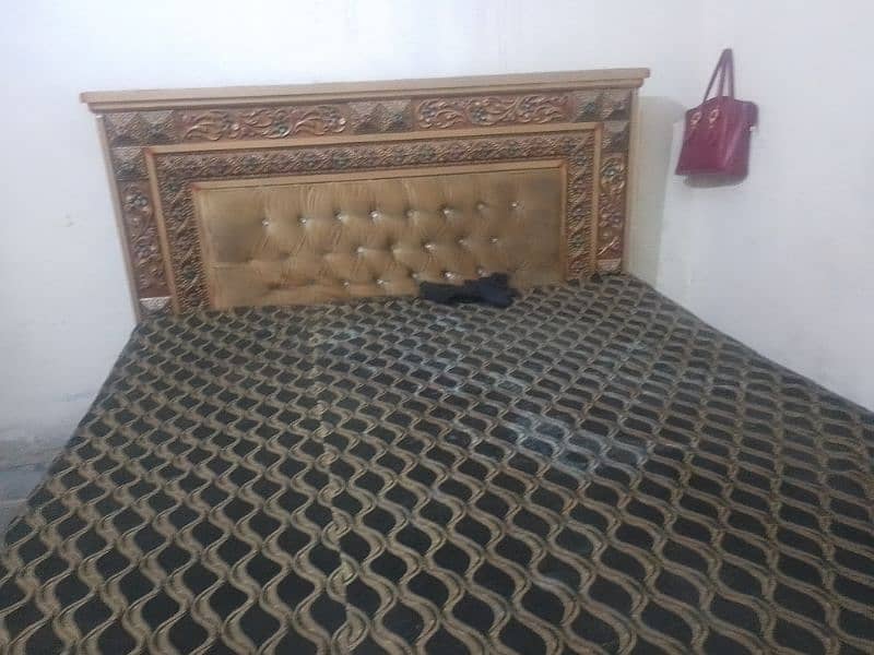 King size bed without Mattress 3