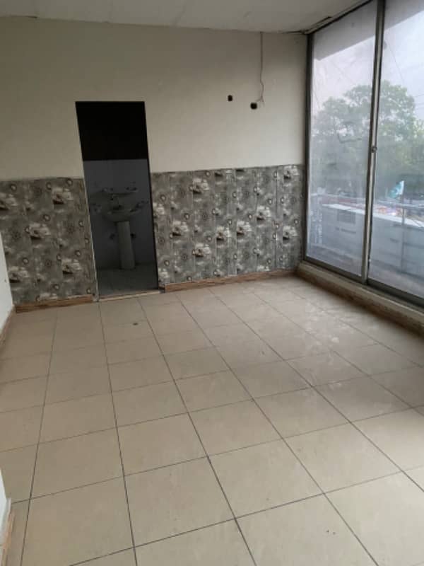 1000 SFt Office For Rent 3