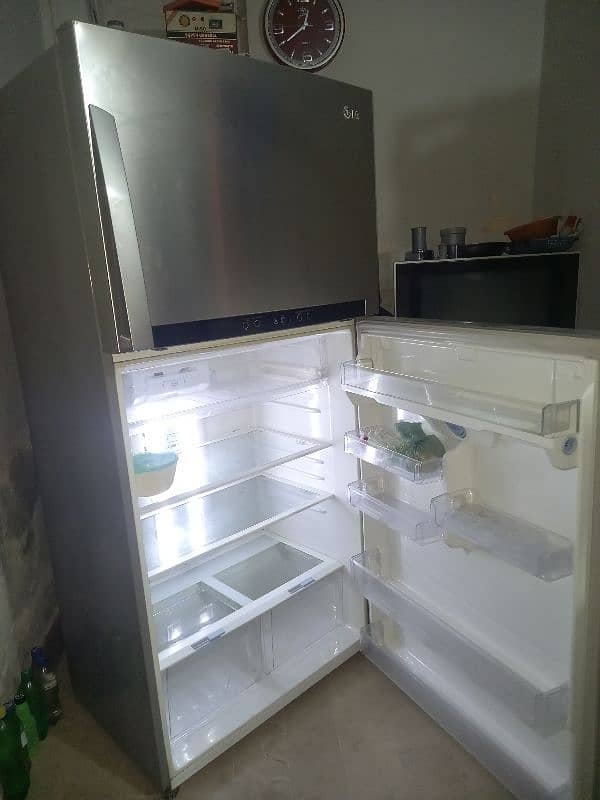 LG Full Size Refrigerator 0