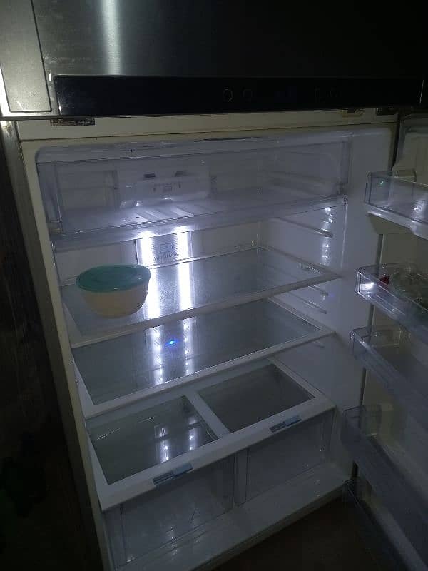 LG Full Size Refrigerator 3