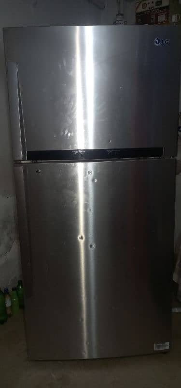 LG Full Size Refrigerator 6