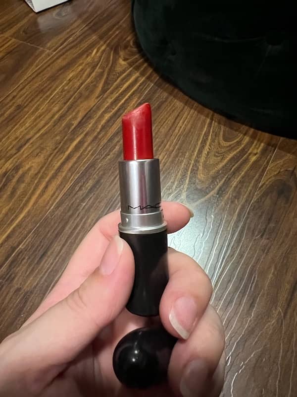 Oiginal MAC russian red lipstick 1