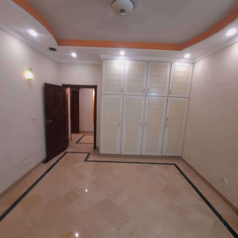 1 Kanal House 5 Beds Tv Lounge Drawing Room Dining Room 3 Kitchen Store Available For Rent Dha Phase 2 22