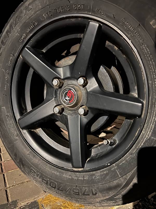 13 inch Star Alloys 1