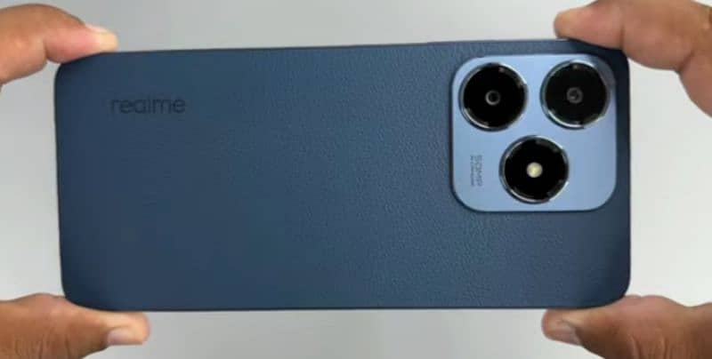 realme c63. . . . . . . 8gb. 128gb. . . . . 45w . charger 2