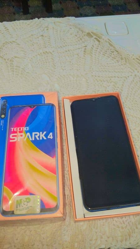 Tecno spark4  3 32gb with box 3