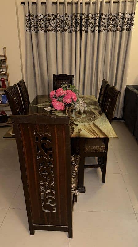 6 seater Dining table 0