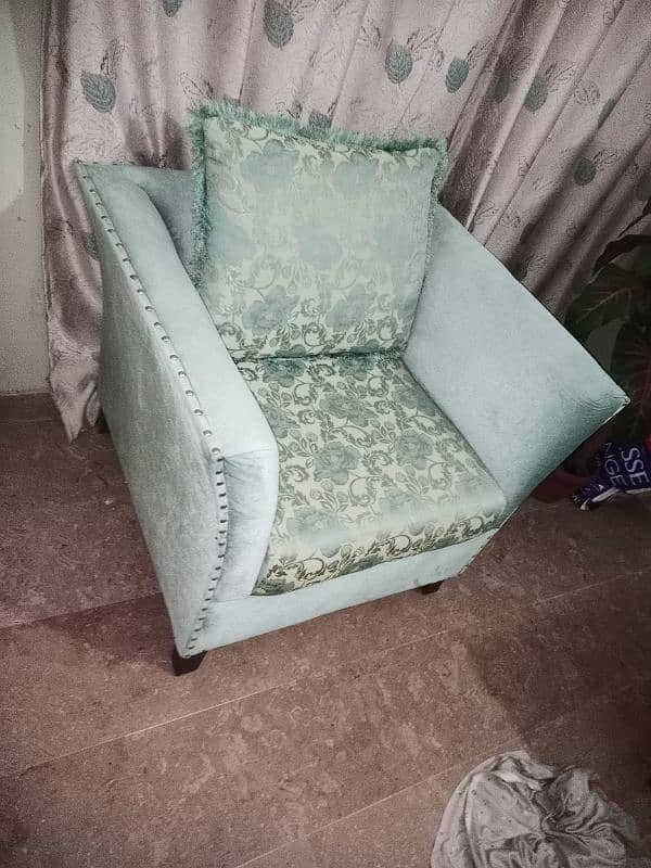 8 seater sofa with table free 0