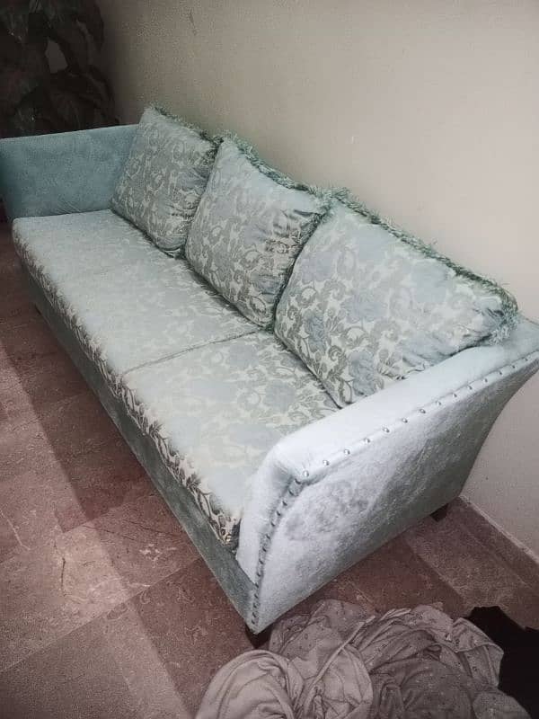 8 seater sofa with table free 2