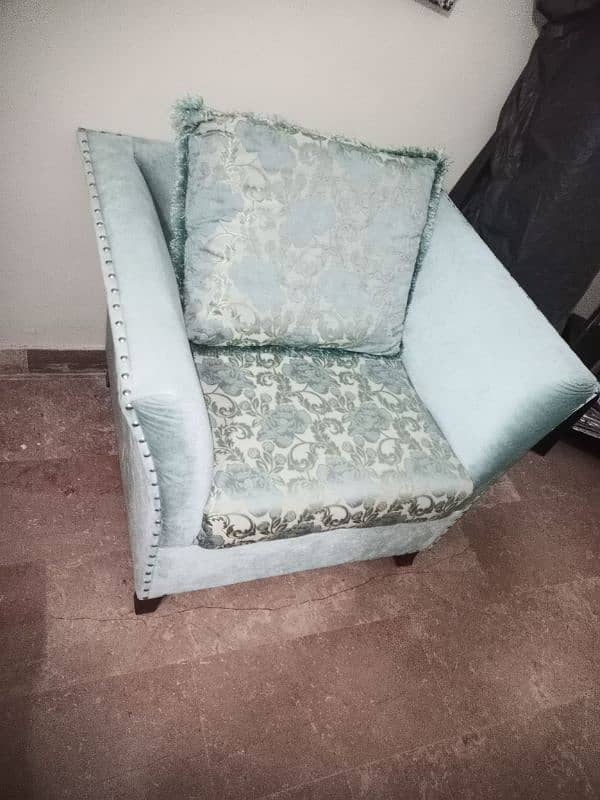 8 seater sofa with table free 6