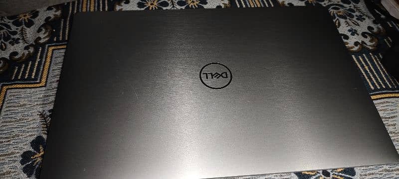 Dell7400 model with touch i7 8th. 16gb 256 6