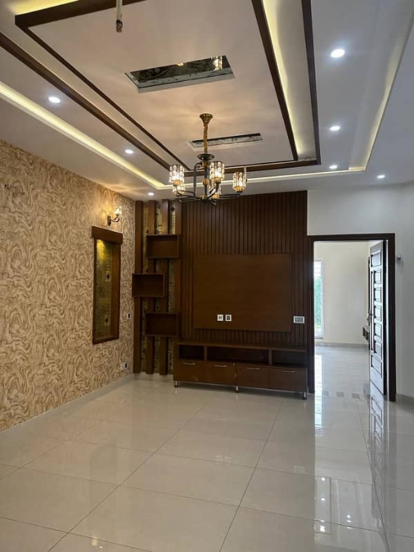 10 Marla House For Sale In Janipher Block Bahria Town Lahore 21