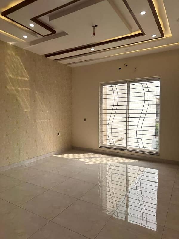 10 Marla House For Sale In Janipher Block Bahria Town Lahore 33