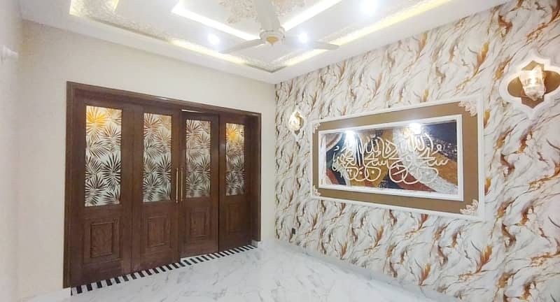 Ideally Located House Of 8 Marla Is Available For sale In Lahore 8