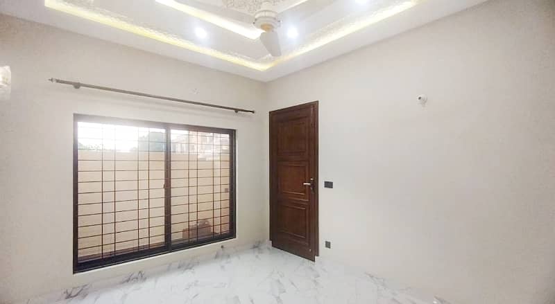 Ideally Located House Of 8 Marla Is Available For sale In Lahore 9