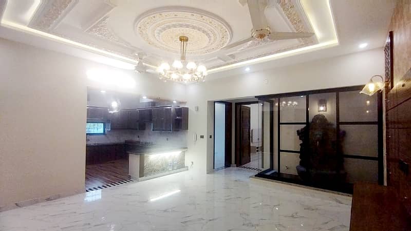 Ideally Located House Of 8 Marla Is Available For sale In Lahore 10