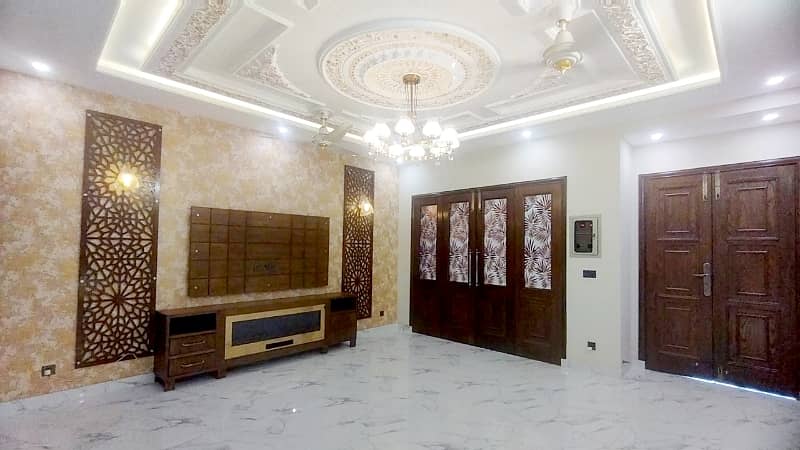 Ideally Located House Of 8 Marla Is Available For sale In Lahore 11