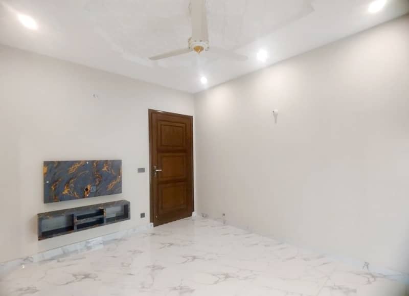 Ideally Located House Of 8 Marla Is Available For sale In Lahore 19