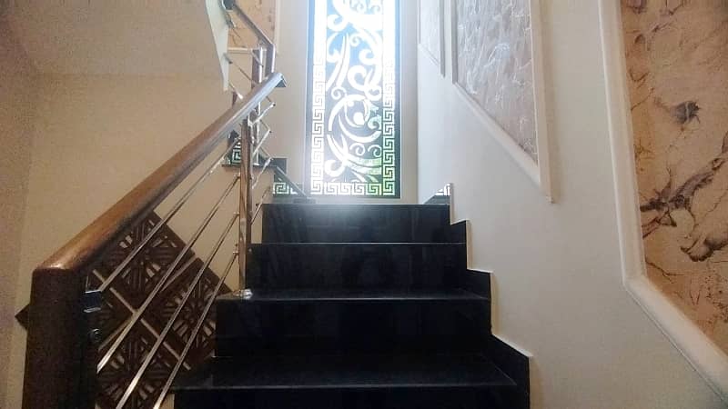 Ideally Located House Of 8 Marla Is Available For sale In Lahore 29