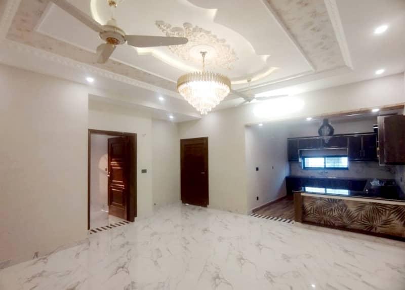 Ideally Located House Of 8 Marla Is Available For sale In Lahore 31