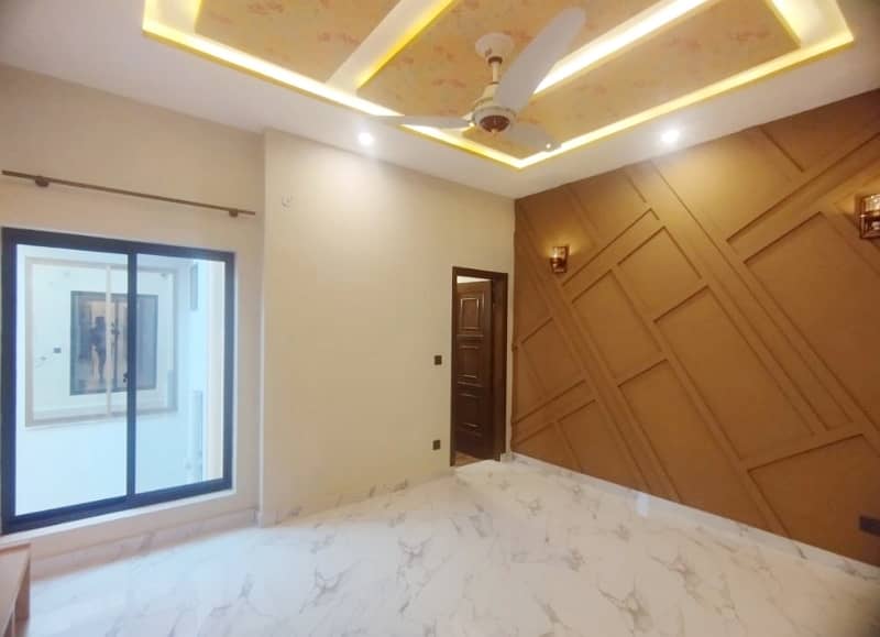 Ideally Located House Of 8 Marla Is Available For sale In Lahore 38