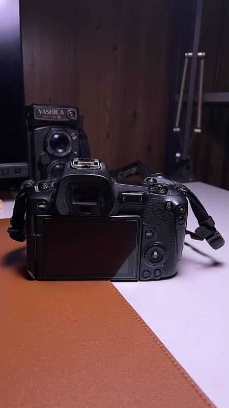 Canon Eos R Body Only Used 1