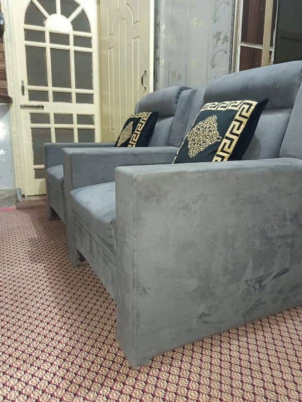 urgently sale 5 seater sofa set 5