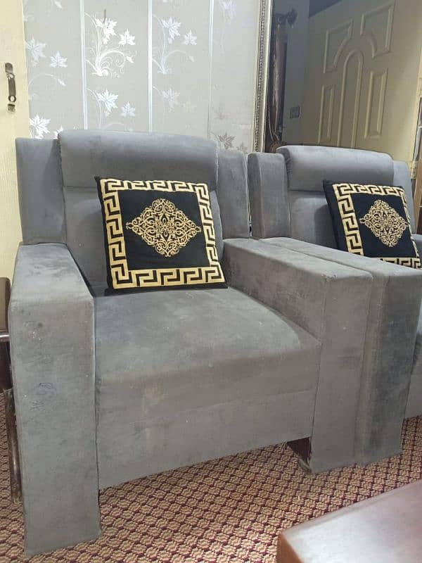 urgently sale 5 seater sofa set 6