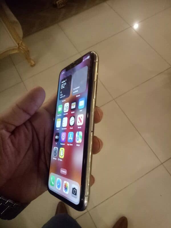 iPhone X 64gb p t a approved 10/10 exchange possible 0