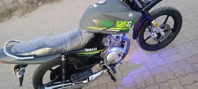 YBR 125 G new bike only 2100 chala hua hai All punjab numbar