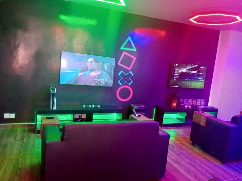 PS5 Gaming Lounge 0