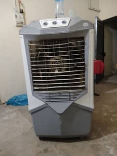 canon room cooler just 03 months used