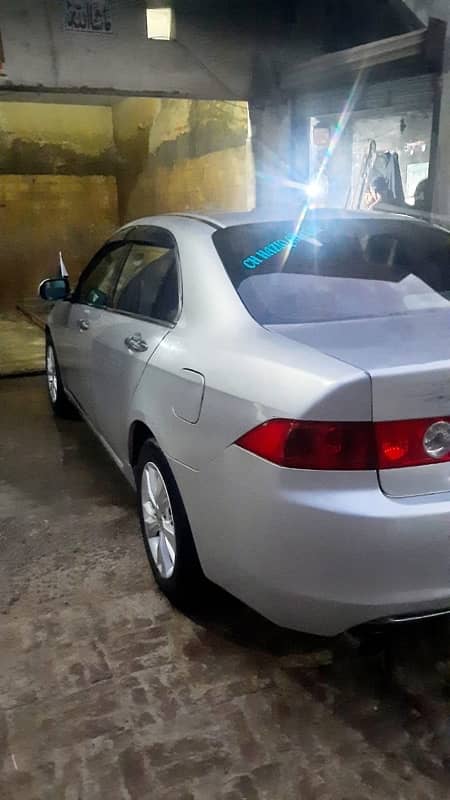 Honda Accord 2004 4