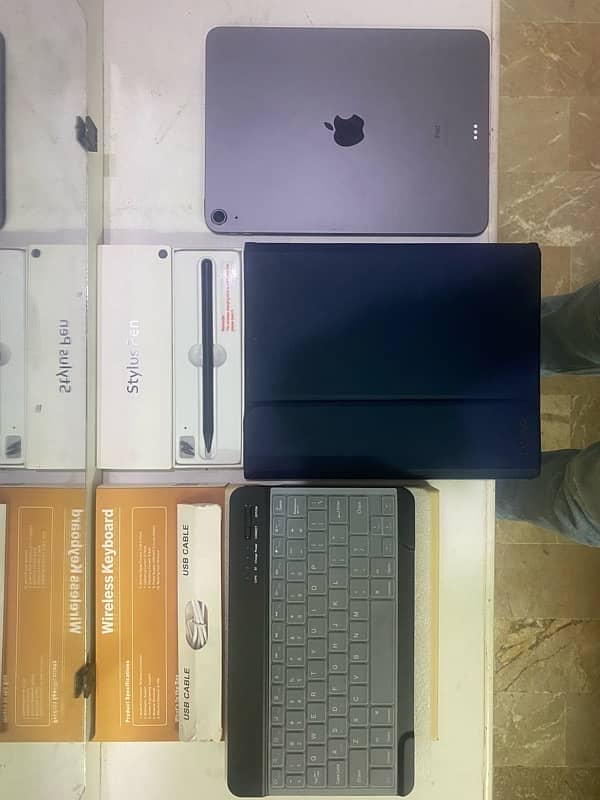 IPad Air 4 64gb (Wi-Fi Only) With Keyboard & Pencil 1